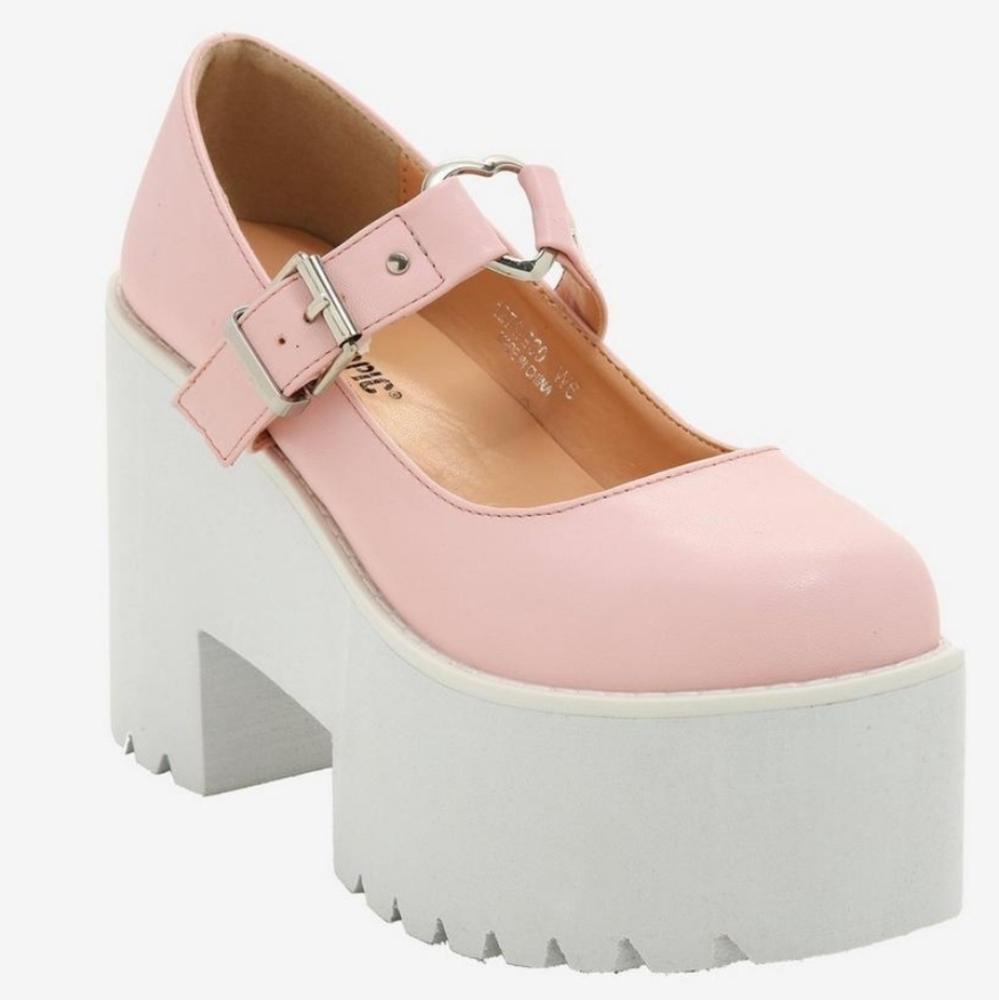 Hot Topic Pink Heart Buckle Platform Mary Janes Shoes 8